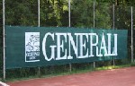 Windschutz auf dem Tennisplatz